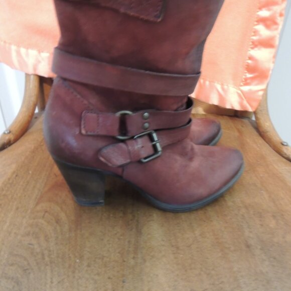 Browns boutties, all leather burgundy, NEW. - Picture 6 of 6